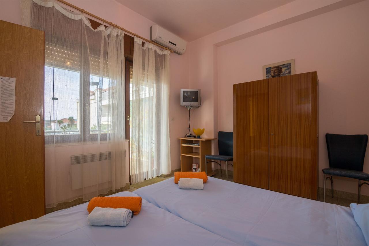 Apartments Ante Каштела Екстер'єр фото